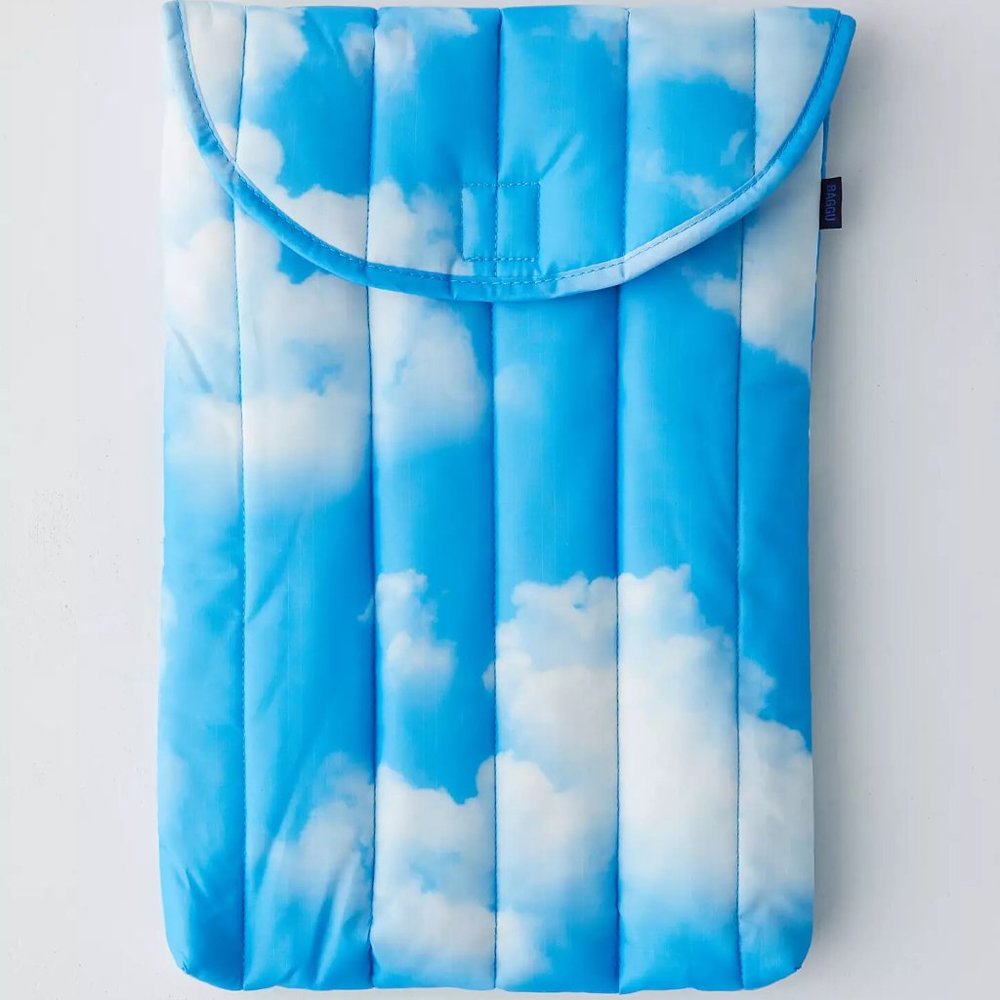 NWT Baggu Puffy Laptop Sleeve 16" - Clouds